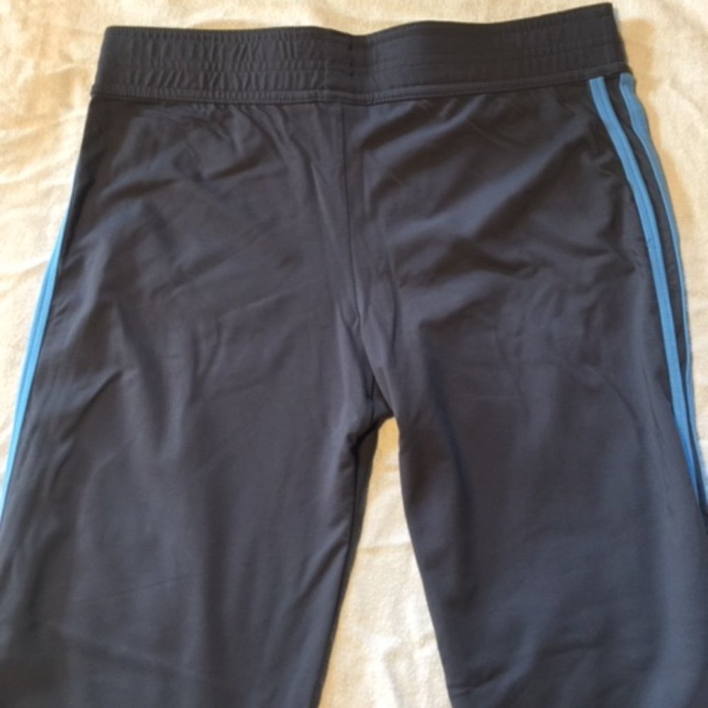 Adidas Women's Athletic Capri Stretch Elastic Waist Size M - Picture 3 of 5